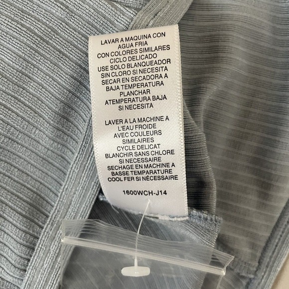 Wayf Naomi Short Sleeve Button Up Collared Top Shirt Blouse Small Blue *… - Picture 9 of 9